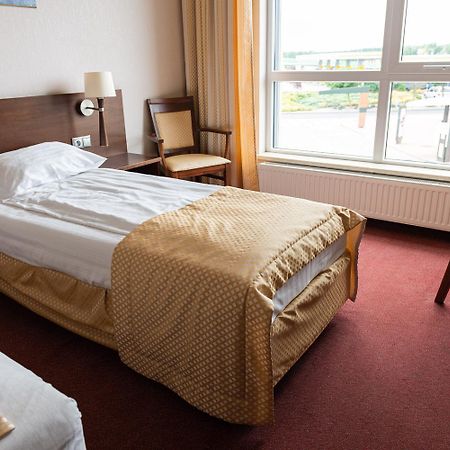 Hotel Police Police Mostowe Exteriör bild